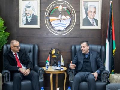 بلدية دورا وهيئة تسوية الأراضي والمياه توقعان اتفاقية تعاون لاستكمال أعمال التسوية في المدينة